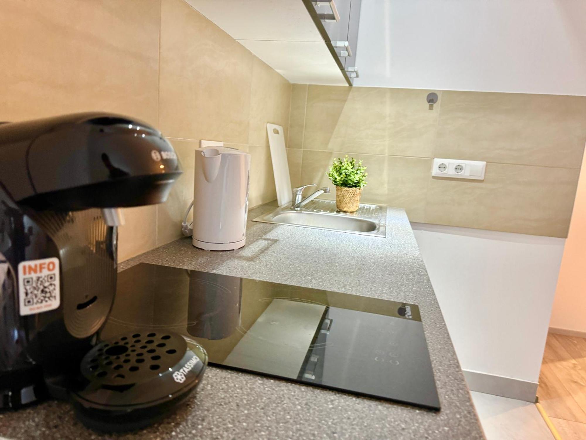 Stylish Schonbrunn Apartments With Free Parking Vienna Luaran gambar